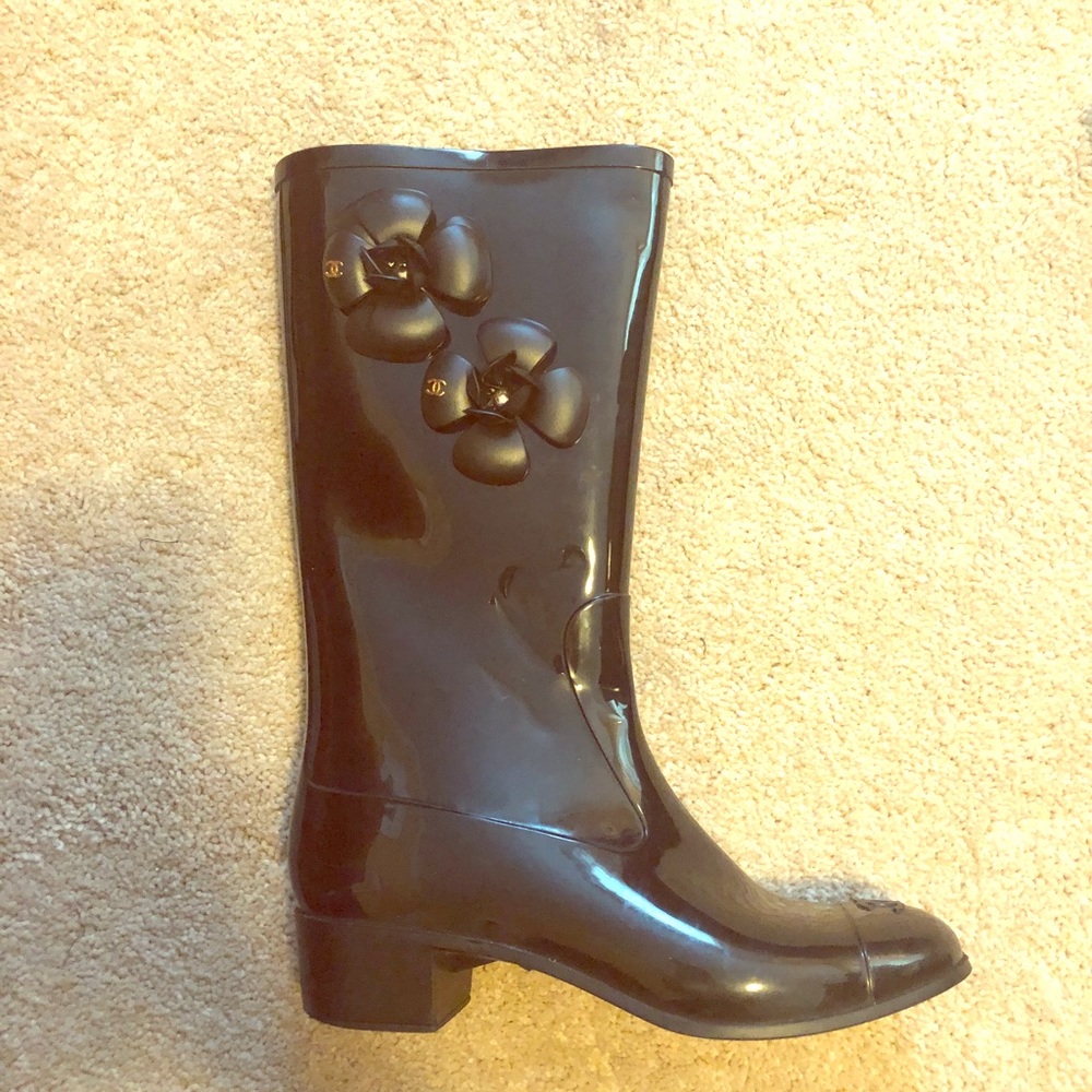 Chanel rain boots black size 37